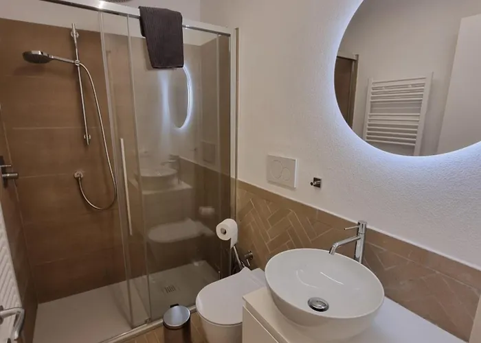 The Luxury Tower * マッサ・マリッティマ